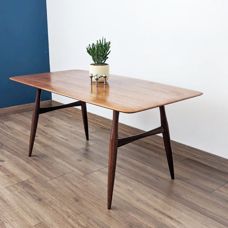 Table basse design mid-century modern scandinave