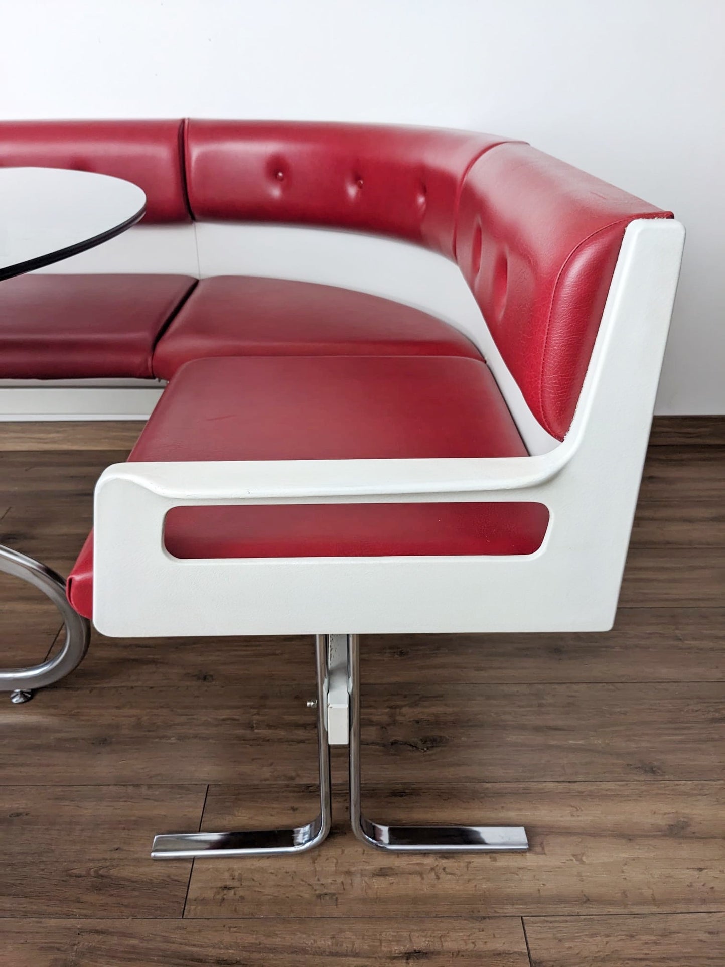 Banquette d'angle et 2 chaises vintage
