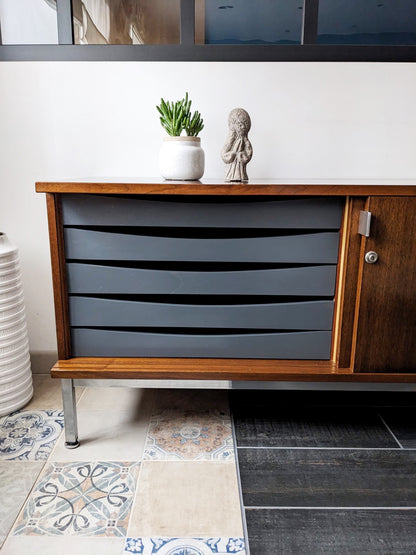 Enfilade Airborne midcentury