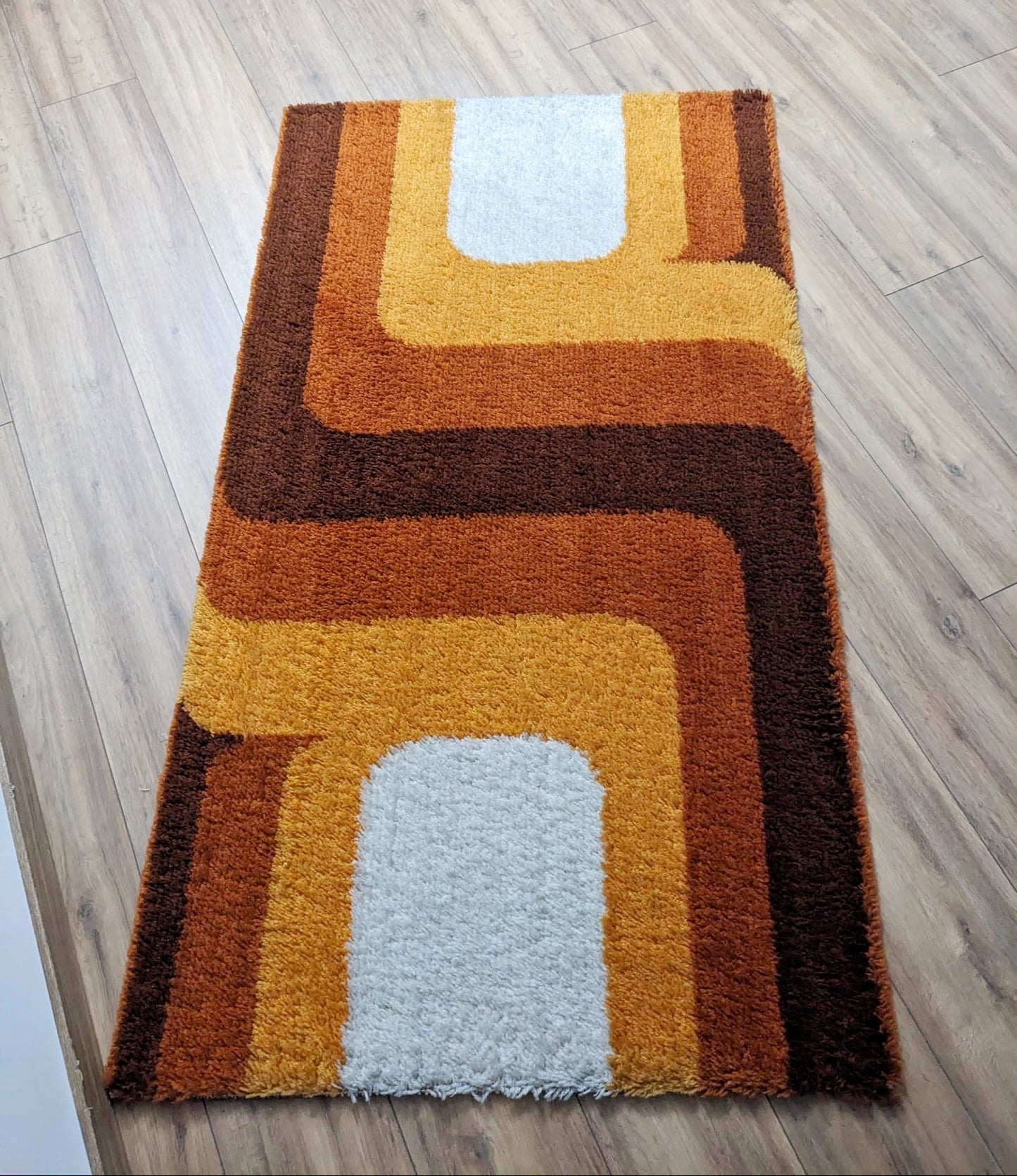 Tapis orange vintage des années 70