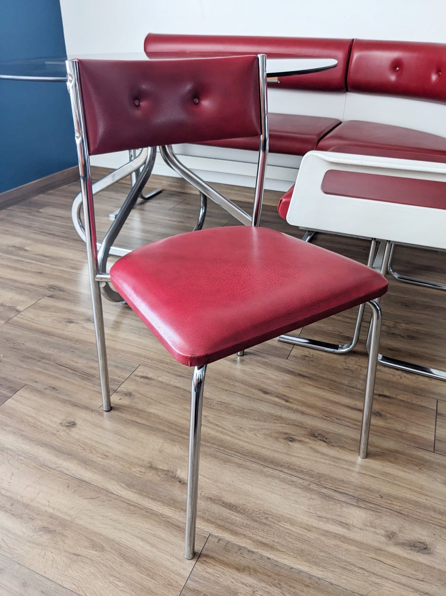 Banquette d'angle et 2 chaises vintage