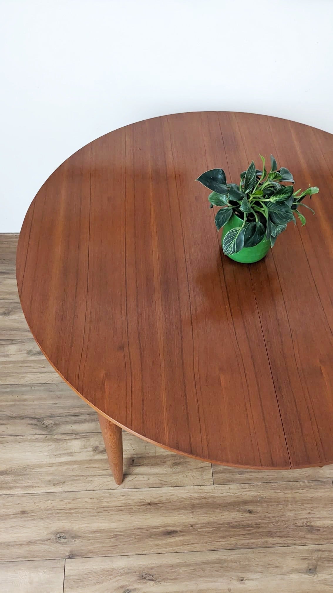 Table design scandinave