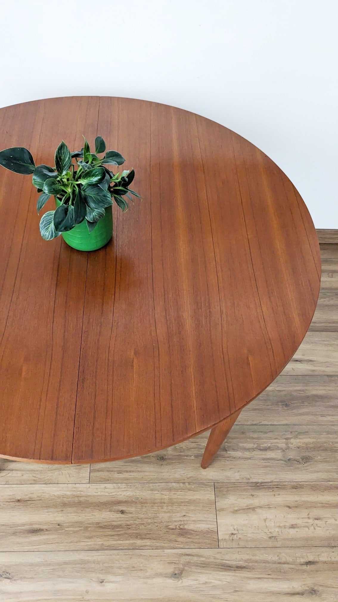 Table design scandinave