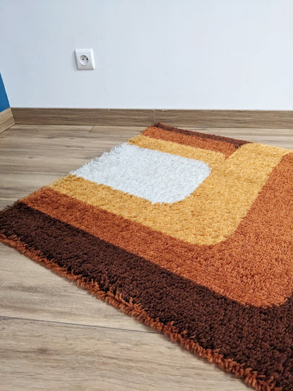 Tapis orange vintage des années 70