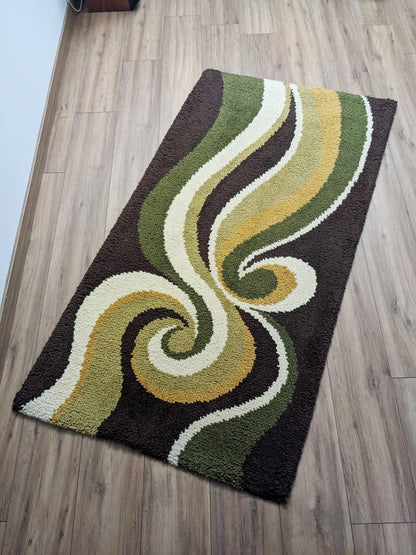 Tapis vert vintage des années 70